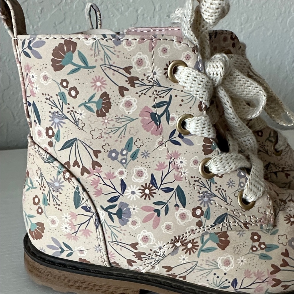 Cat & Jack Brand Floral Cream Kids Boots - Picture 7 of 7